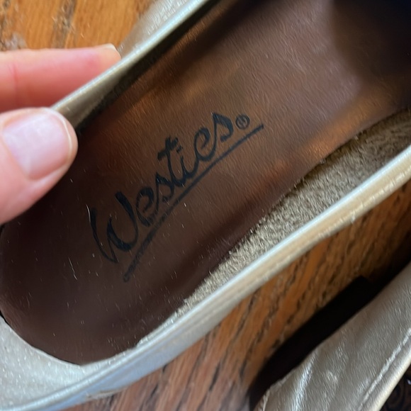 Made in Brazil pale Gold “Westies” loafers sz 9 - Picture 4 of 7